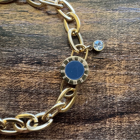 Elegant 18 Kt Gold Plated Chain Bracelet with Disc Accent - Picture 5 of 8